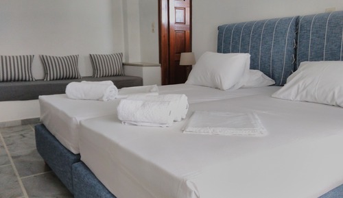 Superior Double or Twin Room, Partial Sea View