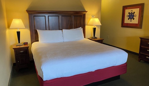 Deluxe Room, 1 King Bed, Accessible (King)