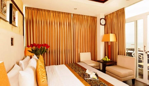 Deluxe Double Room, Sea View (Partial View)