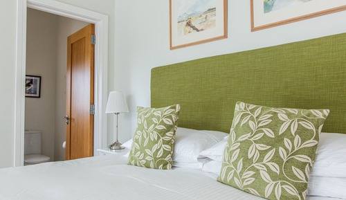 Superior Double Room, Ensuite (The Front Room)