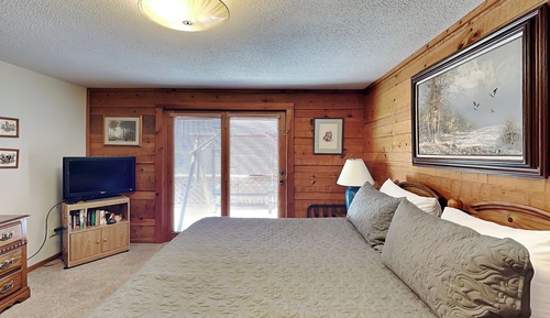 Studio (2 Bedrooms)