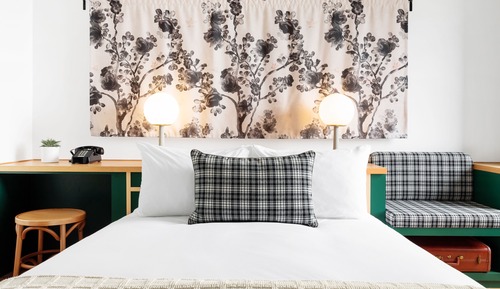 Standard Room, 1 Queen Bed