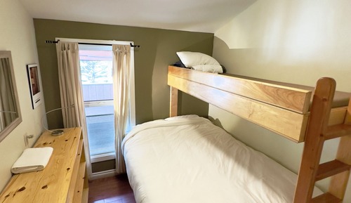 Private Queen Room