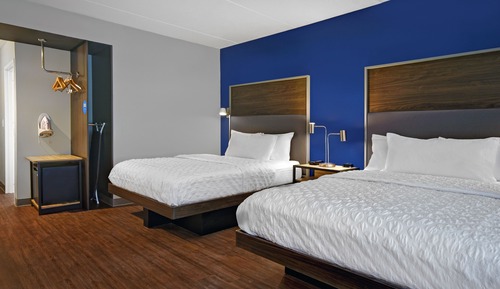 Room, 2 Queen Beds, Accessible, Bathtub (Mobility & Hearing)