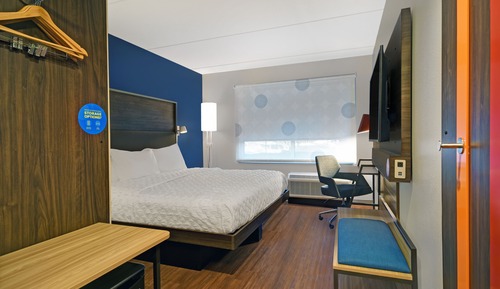 Room, 1 King Bed, Accessible (Hearing)