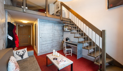 Suite, Mezzanine