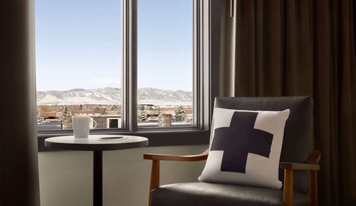 Room, 1 King Bed, Non Smoking, Mountain View