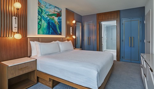 Traditional Room, 1 King Bed with Sofa bed, Pool View