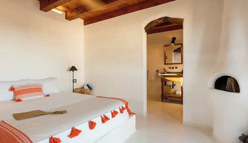 Private Cottage Two Bedroom with Rooftop