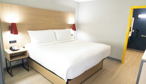 Single Room, 1 King Bed, Accessible