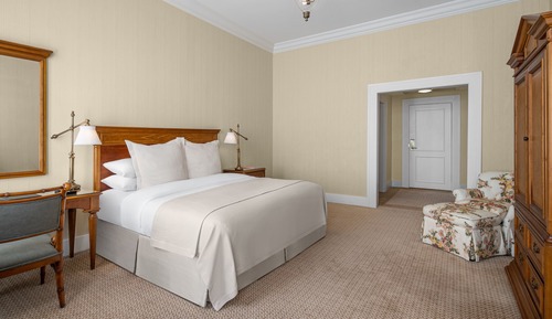 Superior Room, 1 King Bed