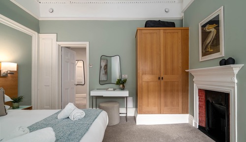 1-Bedroom Apartment with Sofa Bed