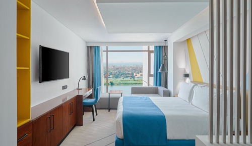 Studio Suite, 1 King Bed, City View