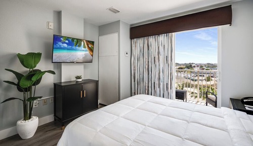 Luxury Studio Suite, River View