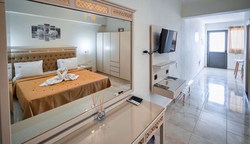 Studio Apartment with Sea View
