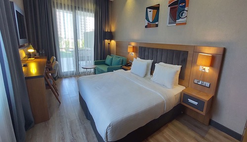Suite, 1 King Bed, Balcony
