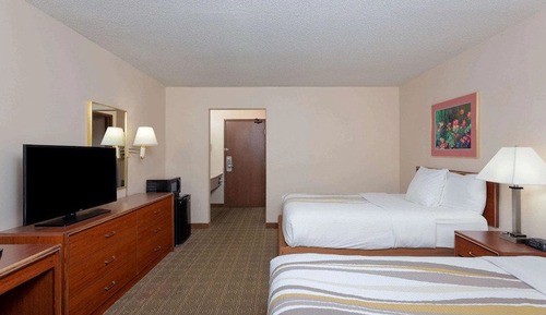 Standard Room, 2 Queen Beds, Non Smoking