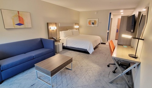 Suite, 1 King Bed, Accessible, Non Smoking (Communications)
