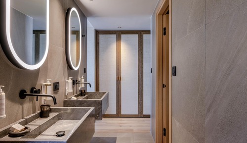 Grand Studio Suite, 1 King Bed (Amazing Escape)