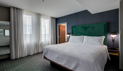 Room, 1 King Bed, Non Smoking (Mobility Accessible, Tub)