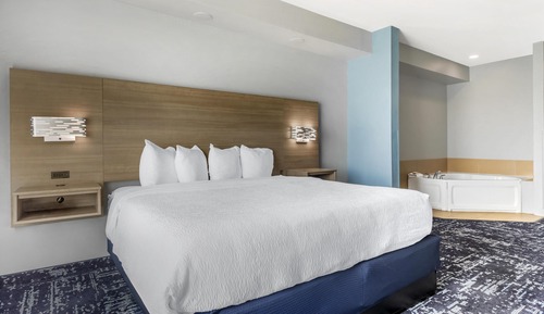 Suite, 1 King Bed, Non Smoking, Jetted Tub (with Sofabed)