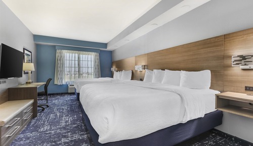 Standard Room, Multiple Beds, Non Smoking (Walk-in Shower)