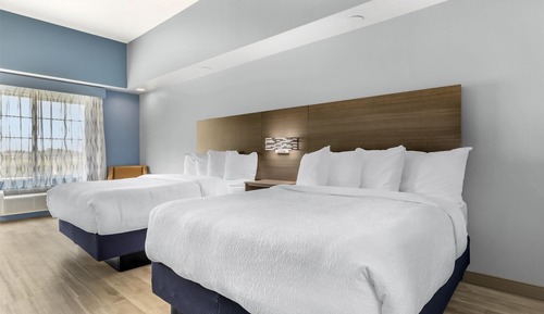 Standard Room, 2 Queen Beds, Accessible, Bathtub