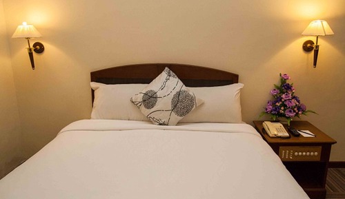 Standard Room, 1 Queen Bed
