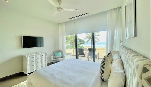 Beachfront Pool Villa