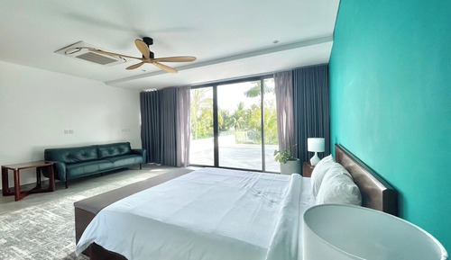 Deluxe Riverfront Pool Villa