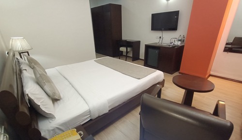 Deluxe Double or Twin Room