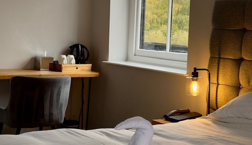 Comfort Double Room, Ensuite (River View)