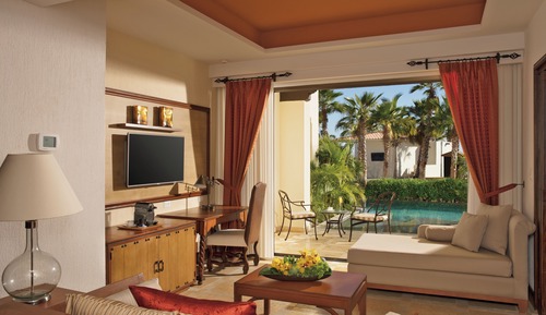 Master Suite Swim Out