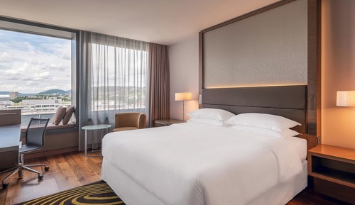 Club Room, 1 King Bed