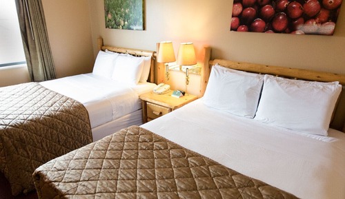 Deluxe Suite, 2 Queen Beds (Blue Heron)