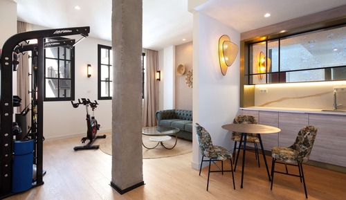 Room, 1 King Bed (Five Feet to Fitness)
