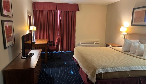 Comfort 1 Business King Bed Non-Smoking