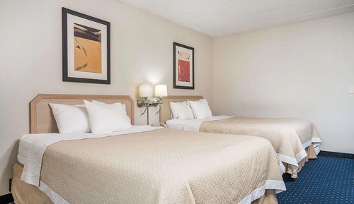 Comfort Room, 2 Queen Beds, Non Smoking