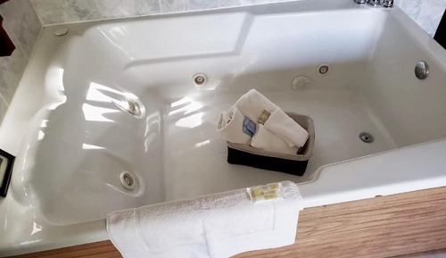 Exclusive Room, 1 King Bed, Non Smoking, Hot Tub
