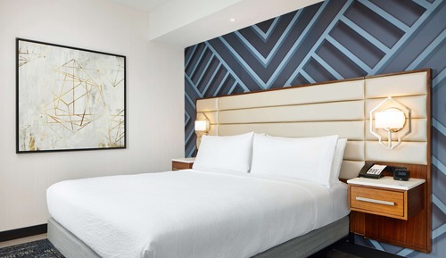 Room, 1 King Bed, Accessible (Mobility & Hearing, Roll-in Shower)