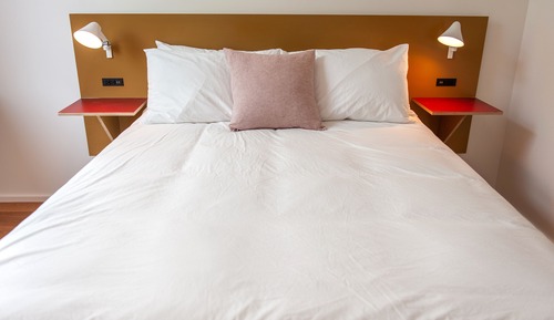 Standard Room, 1 Queen Bed