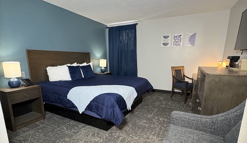 Standard Single Room, 1 King Bed, Non Smoking