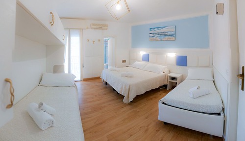 Classic Quadruple Room