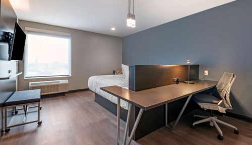 Standard Room, 1 King Bed, Non Smoking, Refrigerator (Larger Room)
