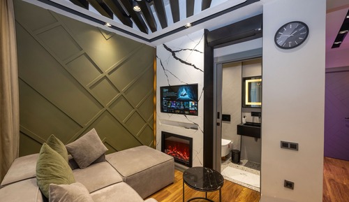 City Studio, 1 King Bed, Balcony, City View