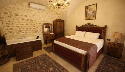 Premium Double Room, 1 King Bed, Non Smoking, Garden View