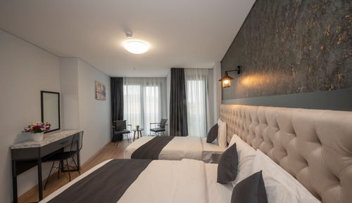Deluxe Suite, Multiple Beds