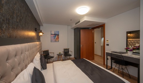 Superior Suite, 1 King Bed with Sofa bed