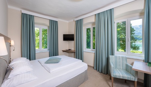 Superior Double Room, 1 King Bed, Non Smoking, Lake View