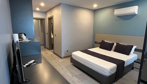 Royal Room, Multiple Beds
